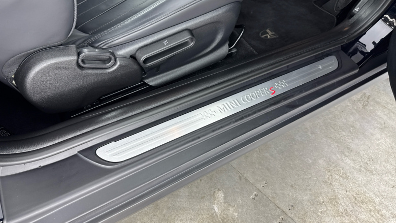 MINI Cooper 2.0 S Exclusive 3dr Auto Petrol Hatchback